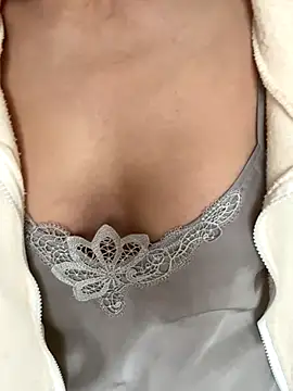 xiiuuff18 online show from 30, 10, 2025