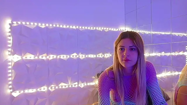 Aishha  online show from 29, 9, 2025