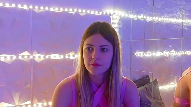 Aishha  online show from 28, 11, 2025