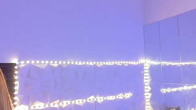 Aishha  online show from 5, 11, 2025