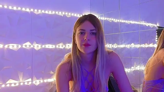 Aishha  online show from 3, 11, 2025