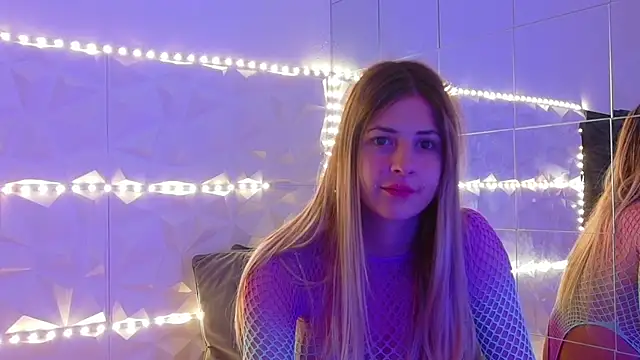 Aishha  online show from 6, 10, 2025