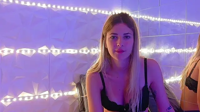 Aishha  online show from 17, 9, 2025