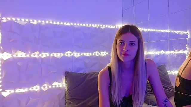 Aishha  online show from 9, 9, 2025