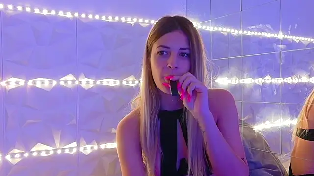 Aishha  online show from 9, 10, 2025