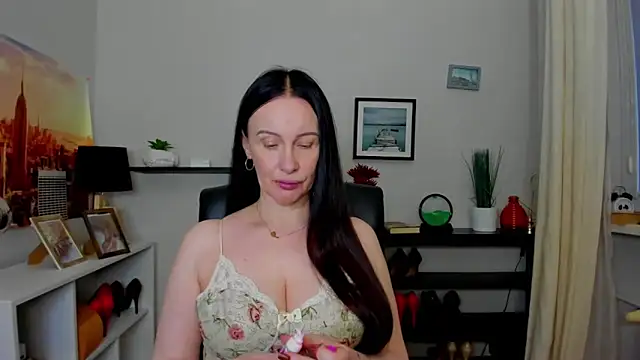 Velvet Jasmine online show from 22, 10, 2025