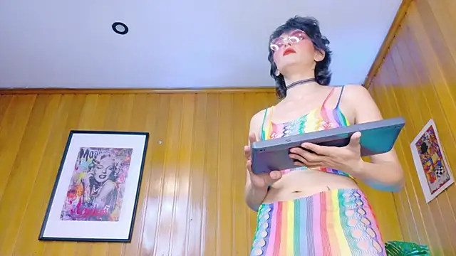 Zafiro Gem  online show from 5, 11, 2025