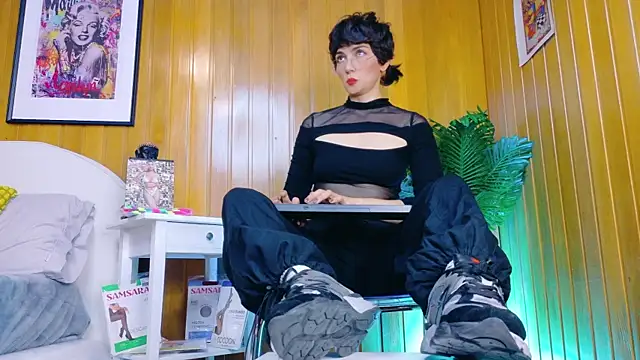 Zafiro Gem  online show from 14, 11, 2025