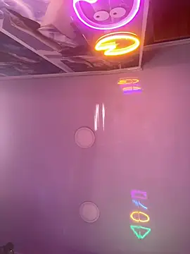 CandyKane06  online show from 11, 11, 2025