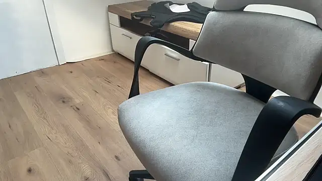 Dmnk2011 online show from 16, 4, 2026