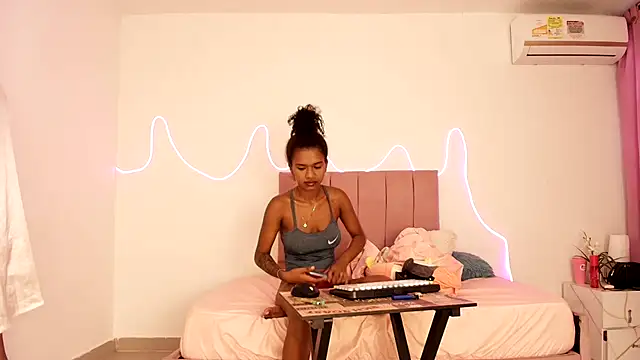 Valerin salazar online show from 21, 10, 2025