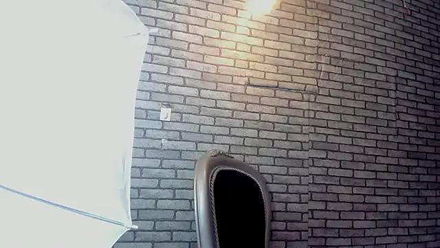 Briana 24 online show from 13, 12, 2025