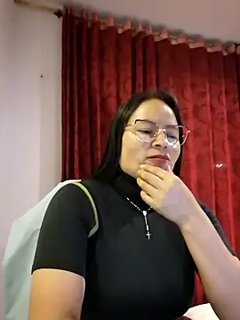 Snapshot of Daliz_Leon chatting on 11, 10, 2025 Daliz Leon online show from 11, 10, 2025