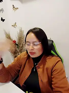 Snapshot of Daliz_Leon chatting on 1, 10, 2025 Daliz Leon online show from 1, 10, 2025