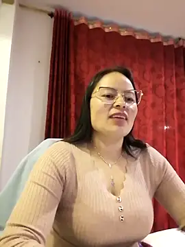 Snapshot of Daliz_Leon chatting on 13, 10, 2025 Daliz Leon online show from 13, 10, 2025