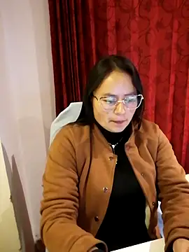 Snapshot of Daliz_Leon chatting on 16, 11, 2025 Daliz Leon online show from 16, 11, 2025