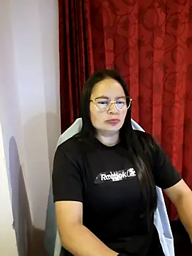 Snapshot of Daliz_Leon chatting on 26, 11, 2025 Daliz Leon online show from 26, 11, 2025