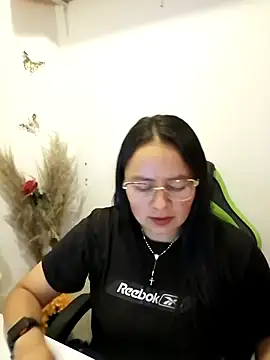 Snapshot of Daliz_Leon chatting on 3, 10, 2025 Daliz Leon online show from 3, 10, 2025