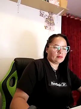 Snapshot of Daliz_Leon chatting on 9, 10, 2025 Daliz Leon online show from 9, 10, 2025