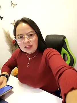 Snapshot of Daliz_Leon chatting on 2, 10, 2025 Daliz Leon online show from 2, 10, 2025