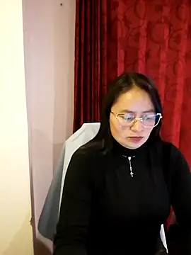 Snapshot of Daliz_Leon chatting on 25, 11, 2025 Daliz Leon online show from 25, 11, 2025