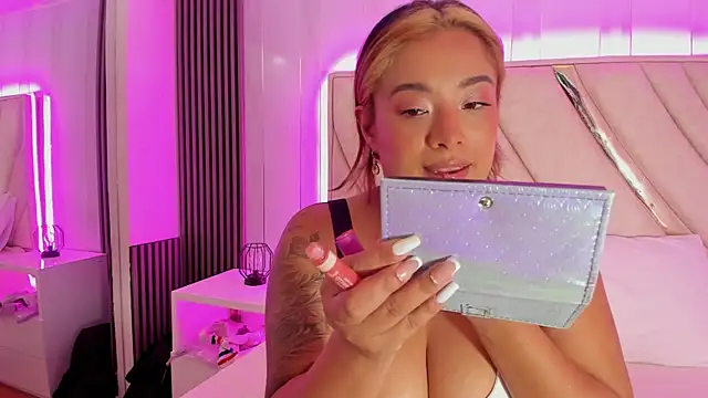 bellalumi online show from 4, 10, 2025