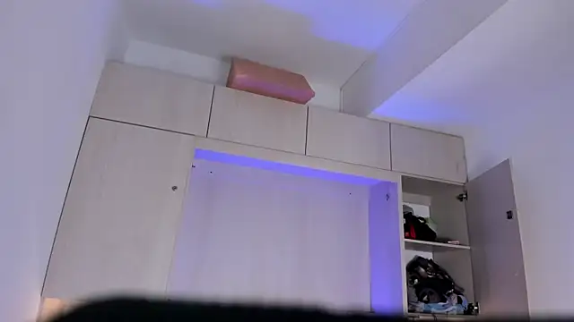 Stefannyevans  online show from 12, 9, 2025