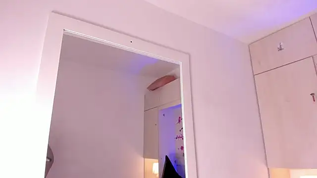 Stefannyevans  online show from 1, 11, 2025