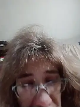 The Shy Butterfly online show from 4, 11, 2025