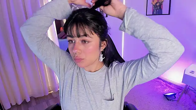 flower smith  online show from 18, 4, 2026