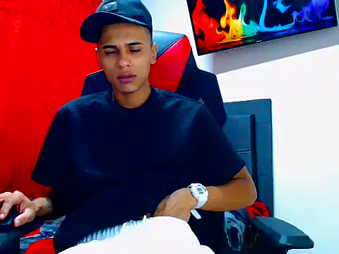 Snapshot of cristian_tayron1 chatting on 28, 6, 2026 cristian tayron1 online show from 28, 6, 2026