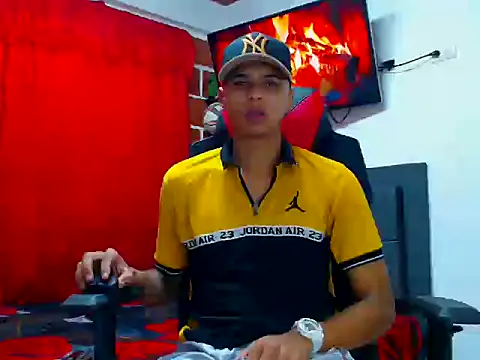 Snapshot of cristian_tayron1 chatting on 21, 6, 2026 cristian tayron1 online show from 21, 6, 2026