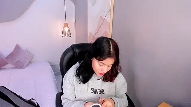 Julieth brown  online show from 1, 12, 2025