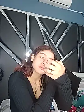 Julieth brown  online show from 19, 9, 2025