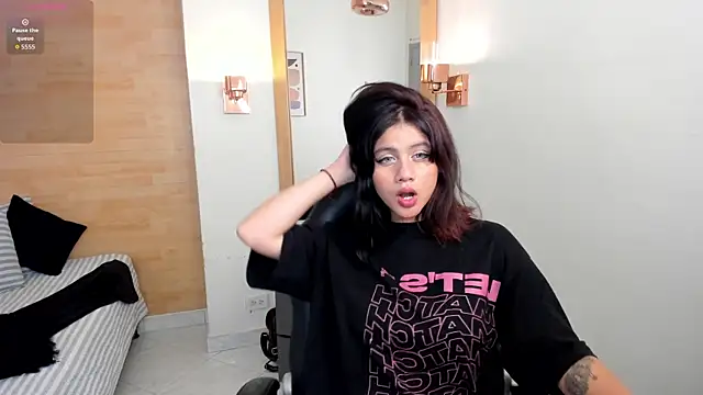 Julieth brown  online show from 14, 9, 2025