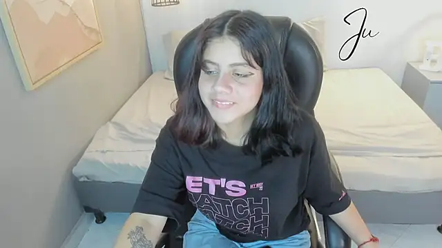 Julieth brown  online show from 30, 10, 2025