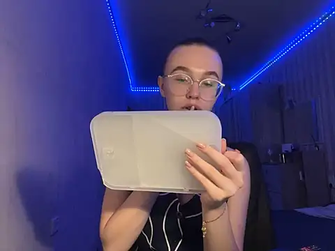 bellameow88 online show from 9, 9, 2025