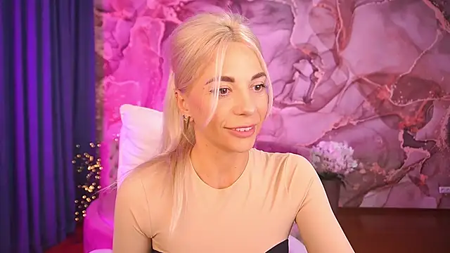 BellaRayyy online show from 15, 10, 2025