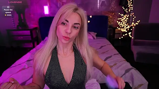 BellaRayyy online show from 2, 4, 2026