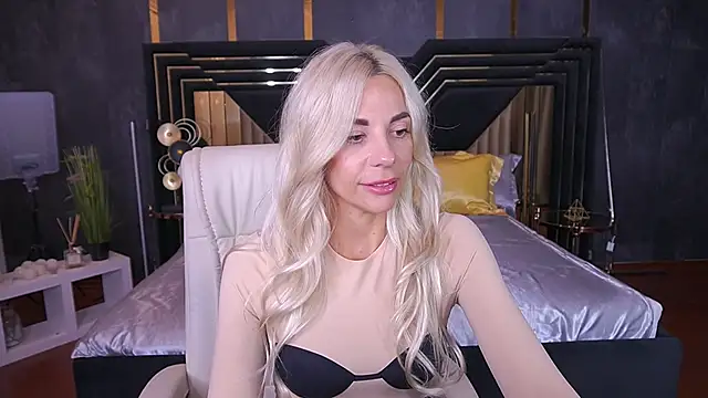 BellaRayyy online show from 3, 10, 2025