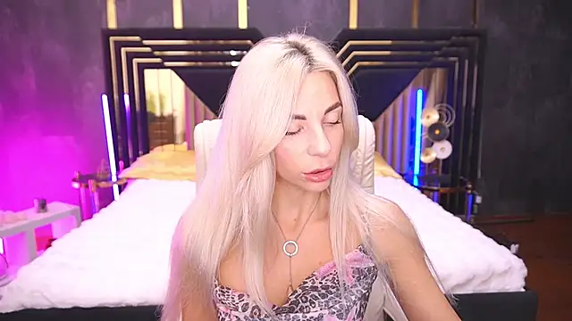 BellaRayyy online show from 5, 11, 2025