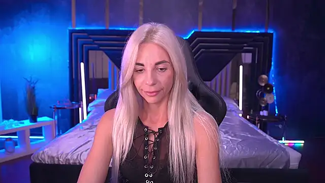 BellaRayyy online show from 8, 9, 2025