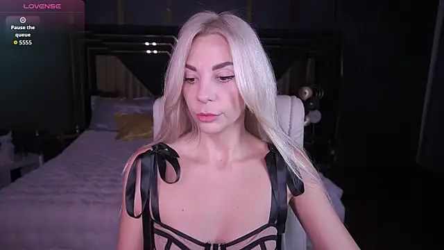 BellaRayyy online show from 17, 12, 2025