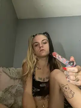 Snapshot of ittybittymeryssa chatting on 27, 10, 2025 ittybittymeryssa online show from 27, 10, 2025