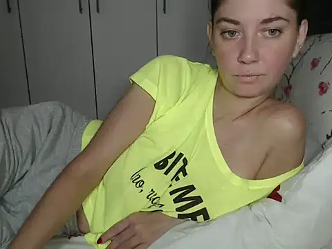 petite danielle online show from 11, 9, 2025