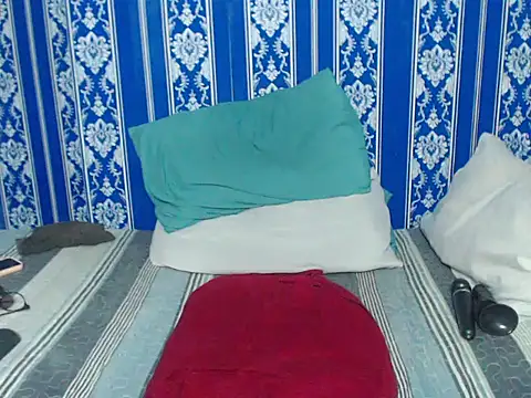 JUICEYLIPS333 online show from 28, 10, 2025