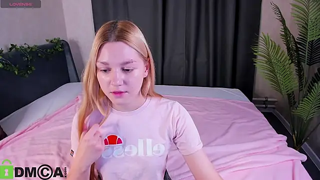 Snapshot of Sylvia_Ortiz chatting on 2, 11, 2025 Sylvia Ortiz online show from 2, 11, 2025