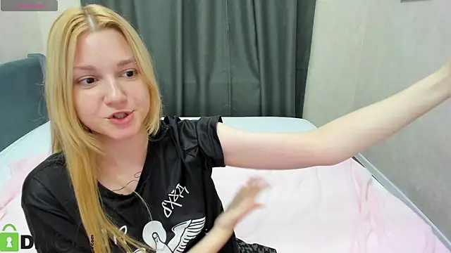 Snapshot of Sylvia_Ortiz chatting on 13, 9, 2025 Sylvia Ortiz online show from 13, 9, 2025