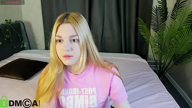 Snapshot of Sylvia_Ortiz chatting on 8, 11, 2025 Sylvia Ortiz online show from 8, 11, 2025