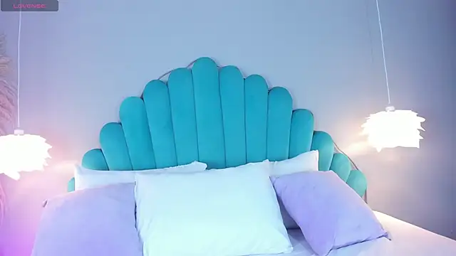 AlassiaHocthner online show from 13, 11, 2025